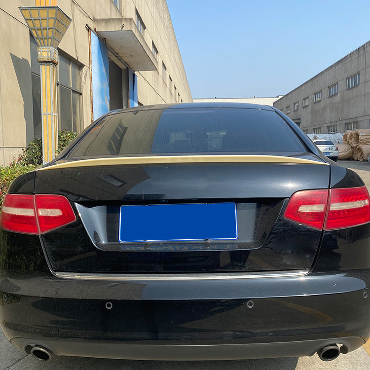 Aileron arrière pour AUDI A6 (C6) Piano Black (2005-2011) AutoVision