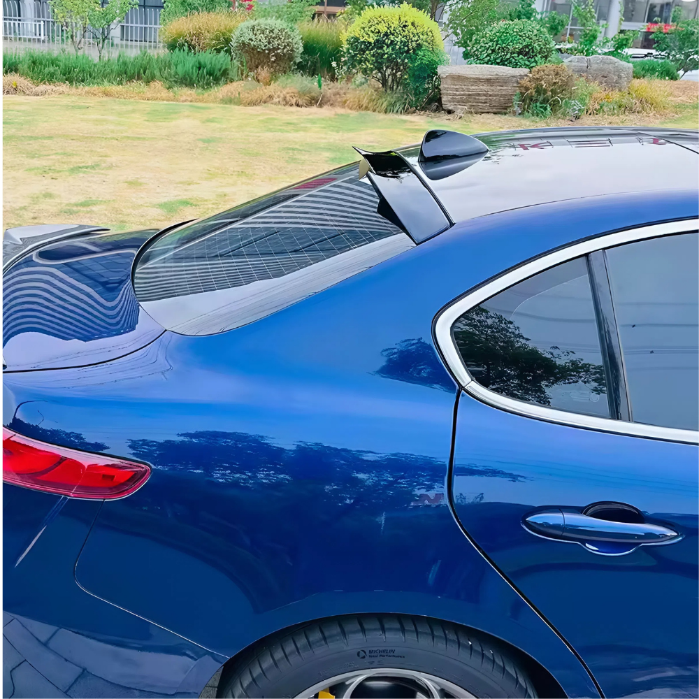 For Alfa Romeo Giulia 2015+ Roof Spoiler Piano Black ABS Plastic Sport Style Exterior Trim