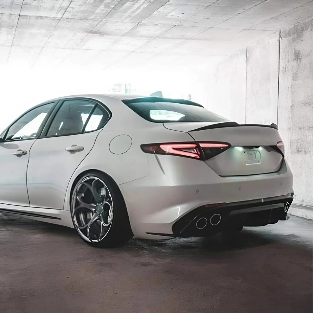For Alfa Romeo Giulia 2015-2023 Rear Spoiler Piano Glossy Black ABS Plastic Sport Trunk Lip Wing Exterior Accessory