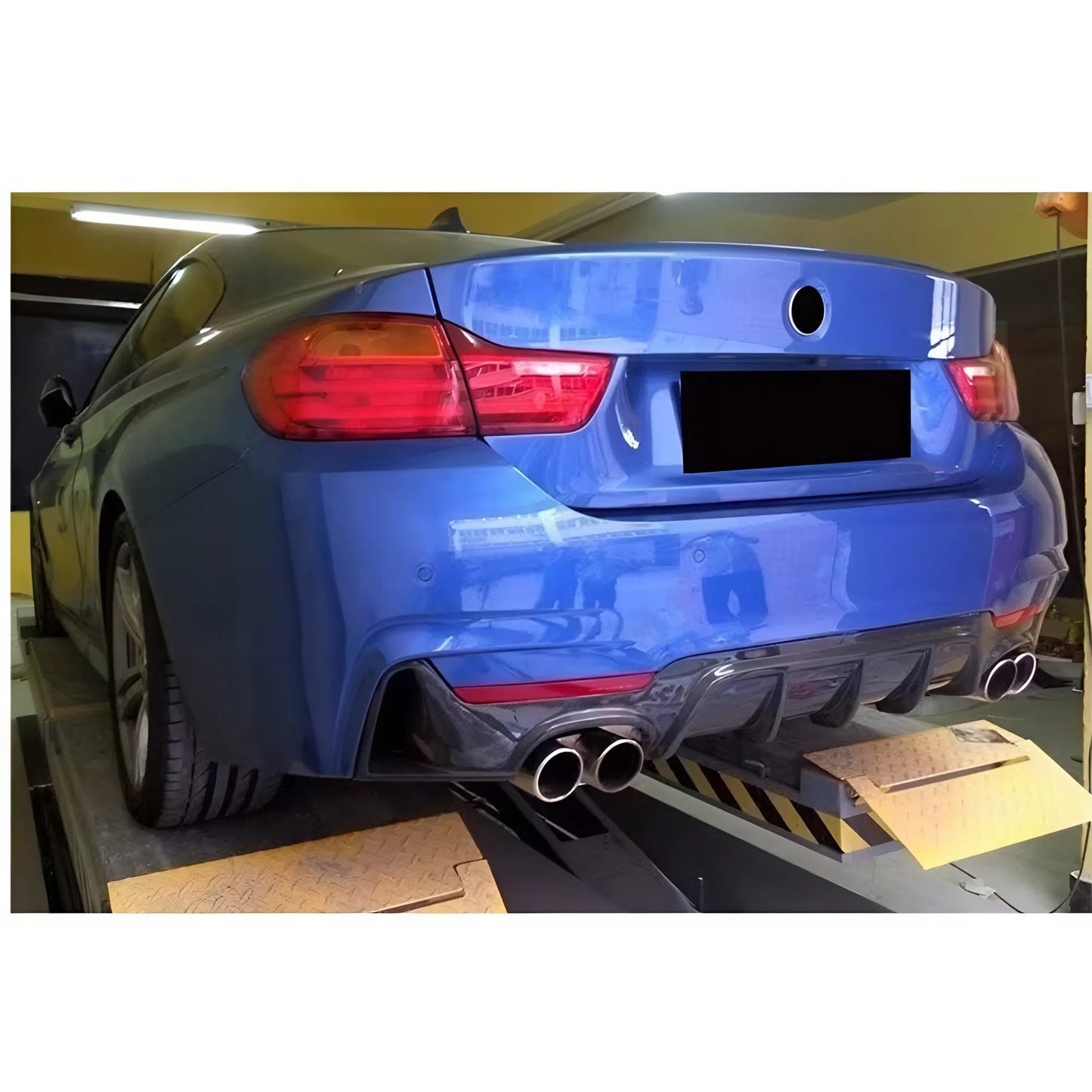 For BMW 4 Series F32 F33 F36 MP Style 2014-2020 Rear Lip Right And Left 2 Exhaust Pipes Gloss Black ABS Sporty Diffuser
