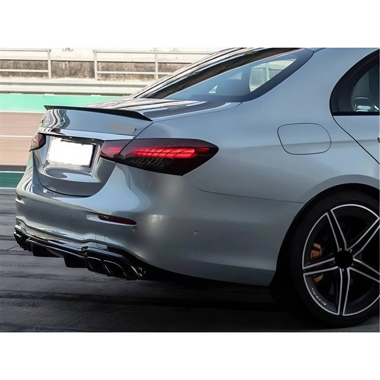 For BenZ W213 E63s Style Rear Spoiler 2016-2021 Piano Glossy Black ABS Plastic Sporty Aerodynamic Trunk